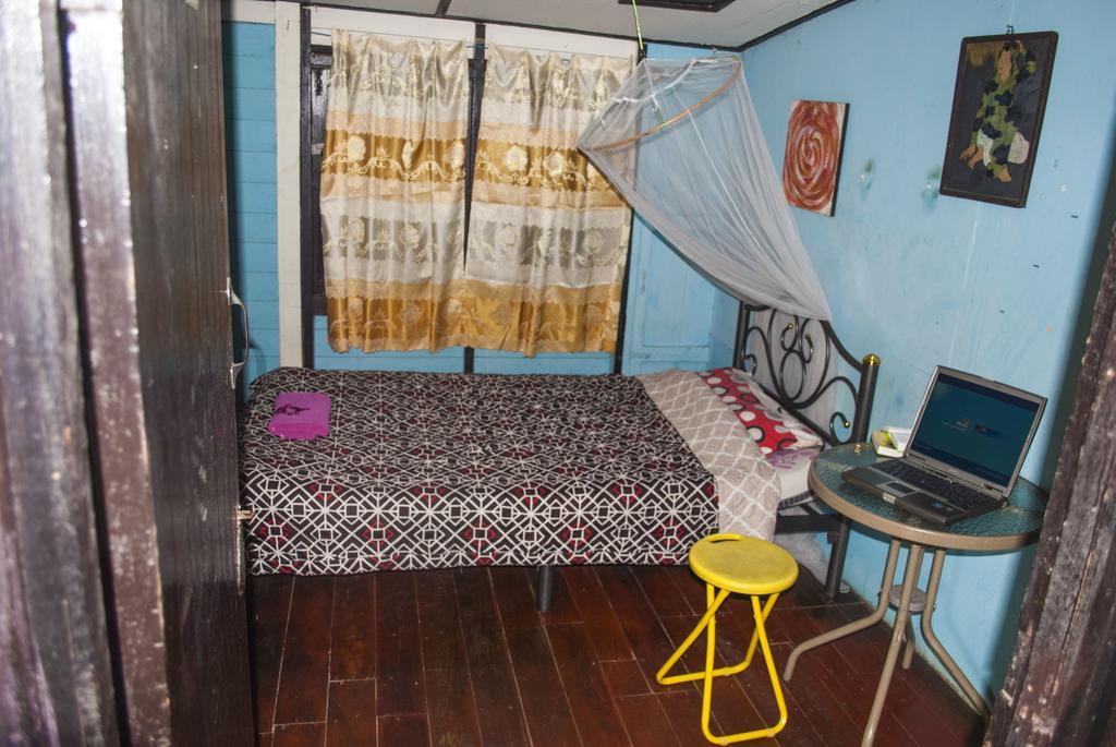 New Phiman Riverview Guesthouse Bangkok Ngoại thất bức ảnh