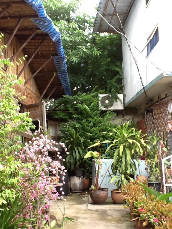 New Phiman Riverview Guesthouse Bangkok Ngoại thất bức ảnh