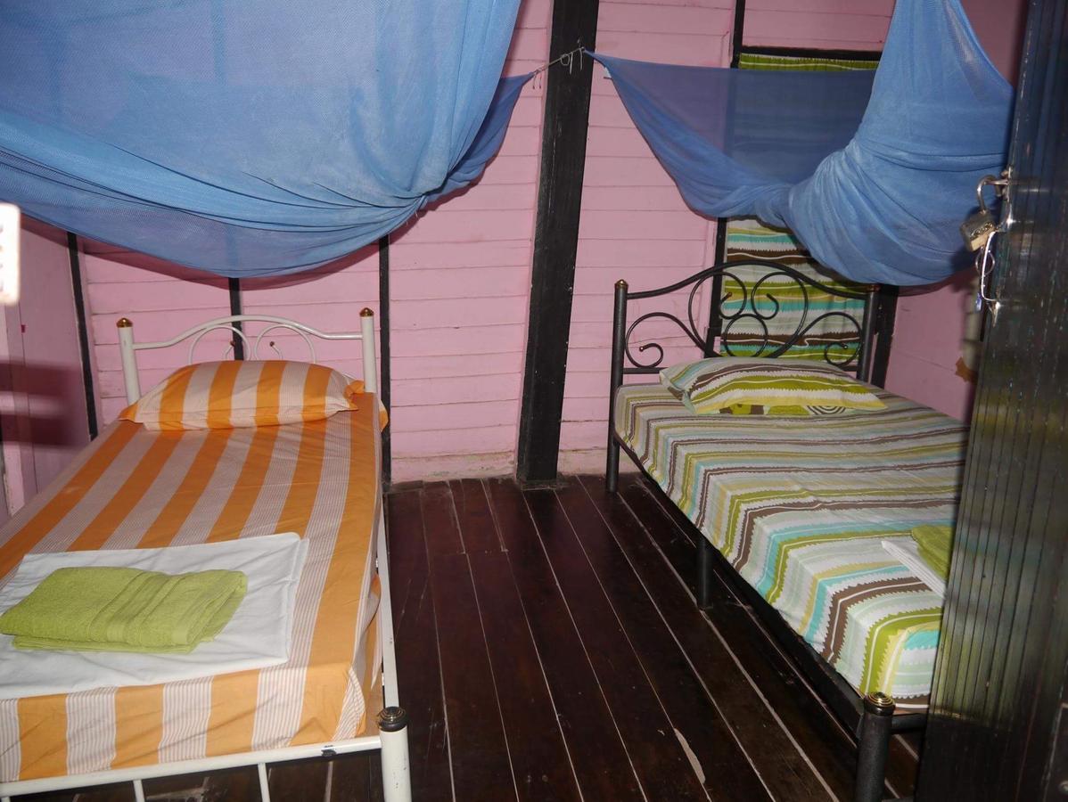 New Phiman Riverview Guesthouse Bangkok Ngoại thất bức ảnh