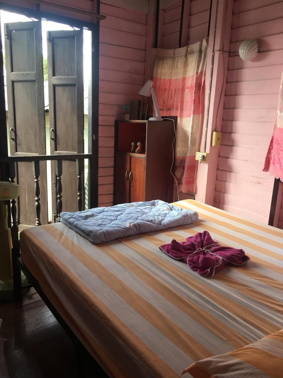 New Phiman Riverview Guesthouse Bangkok Ngoại thất bức ảnh